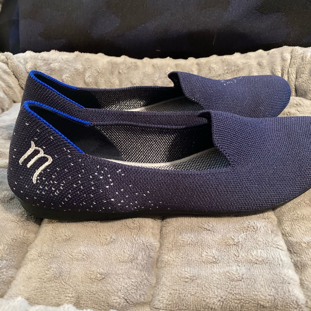 EUC Rothy’s Special Edition Zodiac - Scorpio Loafers